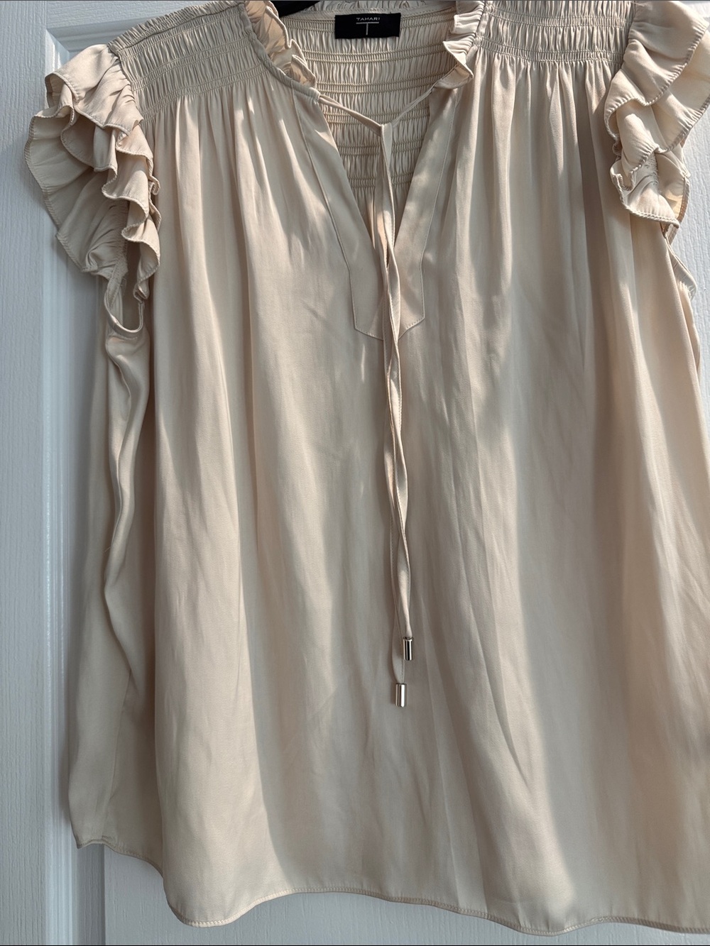 Tahari Cream Ruffle Sleeve Tie-Front Blouse never worn